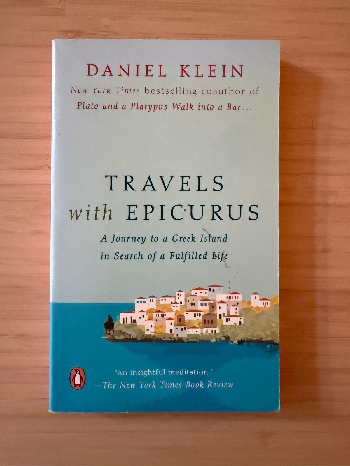 Travels with Epicurus - Daniel Klein (Engels), Boeken, Overige merken, Europa, Ophalen of Verzenden, Zo goed als nieuw