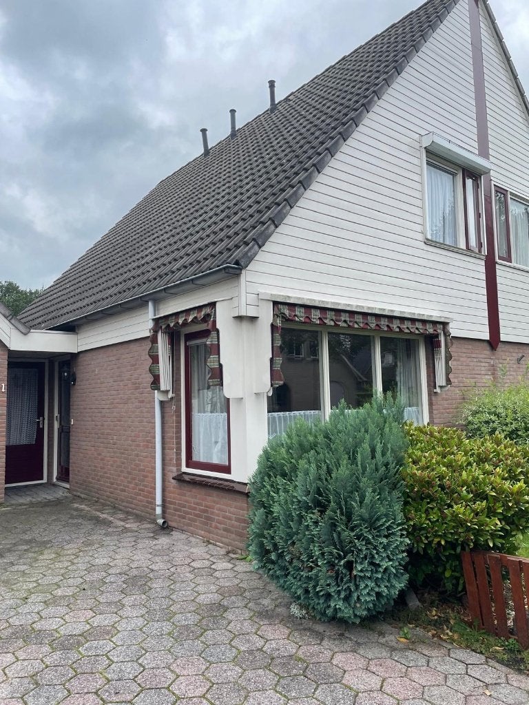 Woning te huur voor begeleid wonen, Huizen en Kamers, 100 m², Twee onder één kap, Direct bij eigenaar, 5 kamers