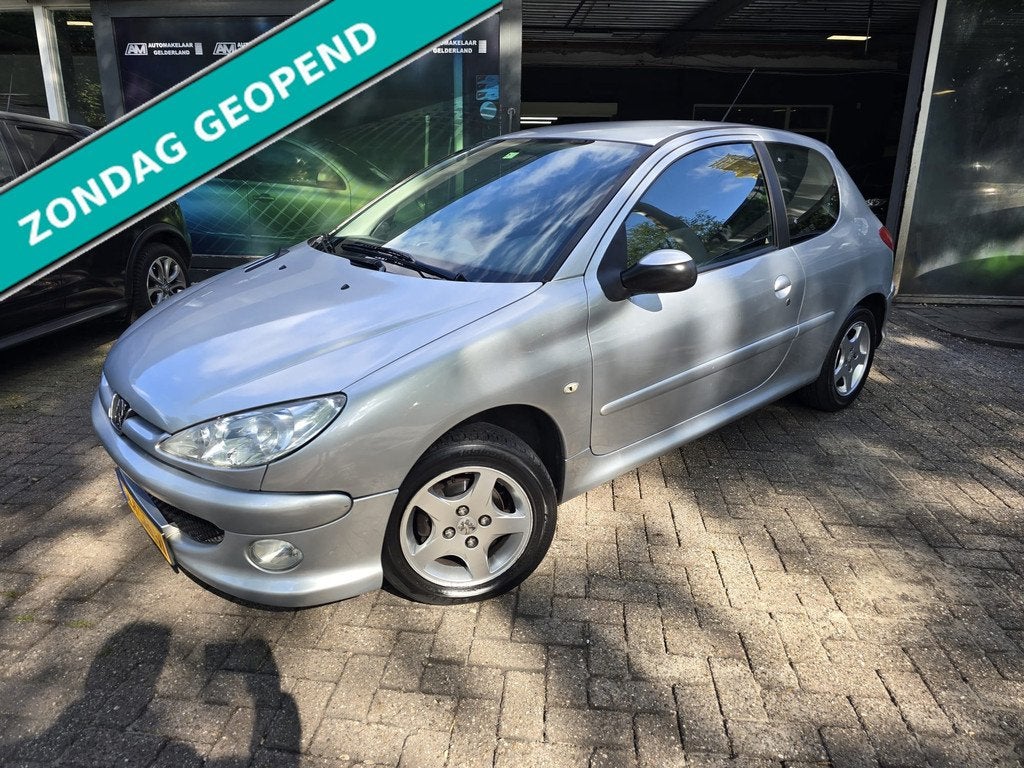 Peugeot 206 1.4 Air-line 3 | 1E EIGENAAR | NIEUWE APK | AIRC, Auto's, Peugeot, Voorwielaandrijving, Stof, 31 €/maand, 4 cilinders