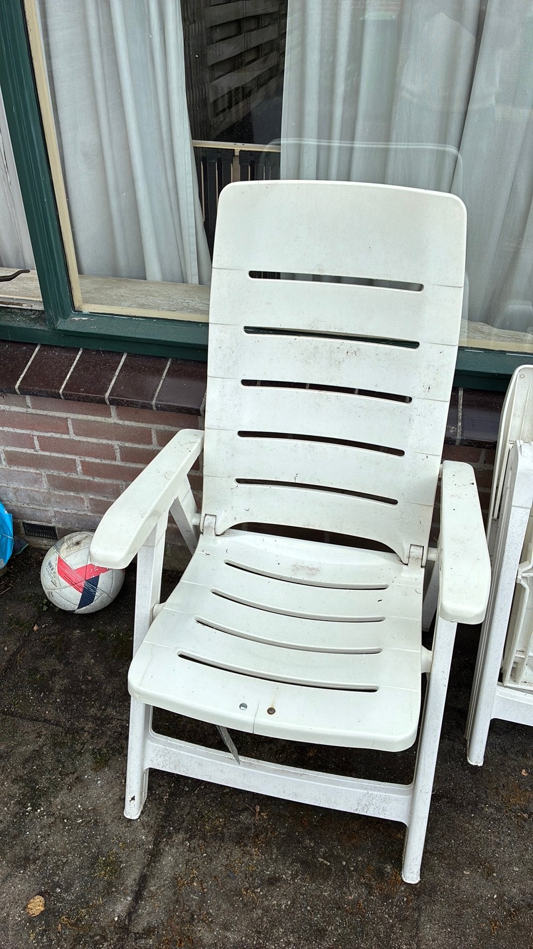 Totaal 4 plastic stoelen, Ophalen, Zo goed als nieuw, Plastic