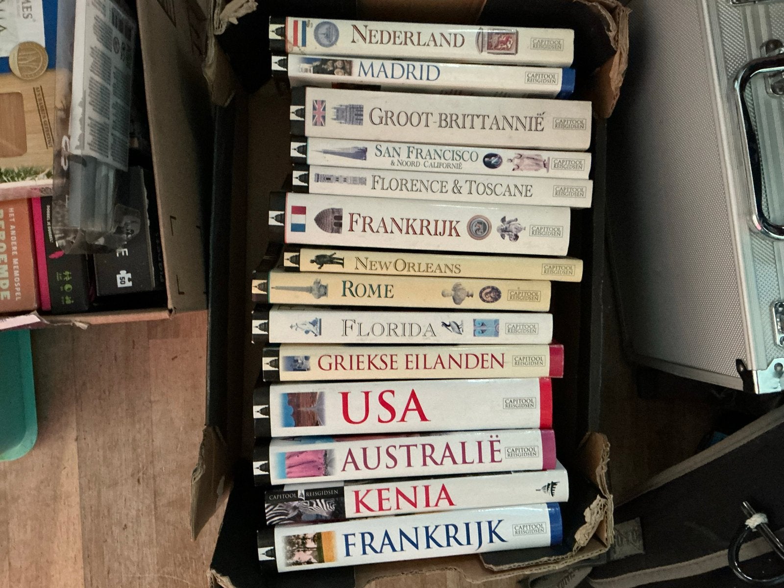 Diverse reisgidsen en boeken - Capitool, 100%, etc., Ophalen of Verzenden, Gelezen, Reisgids of -boek, Capitool