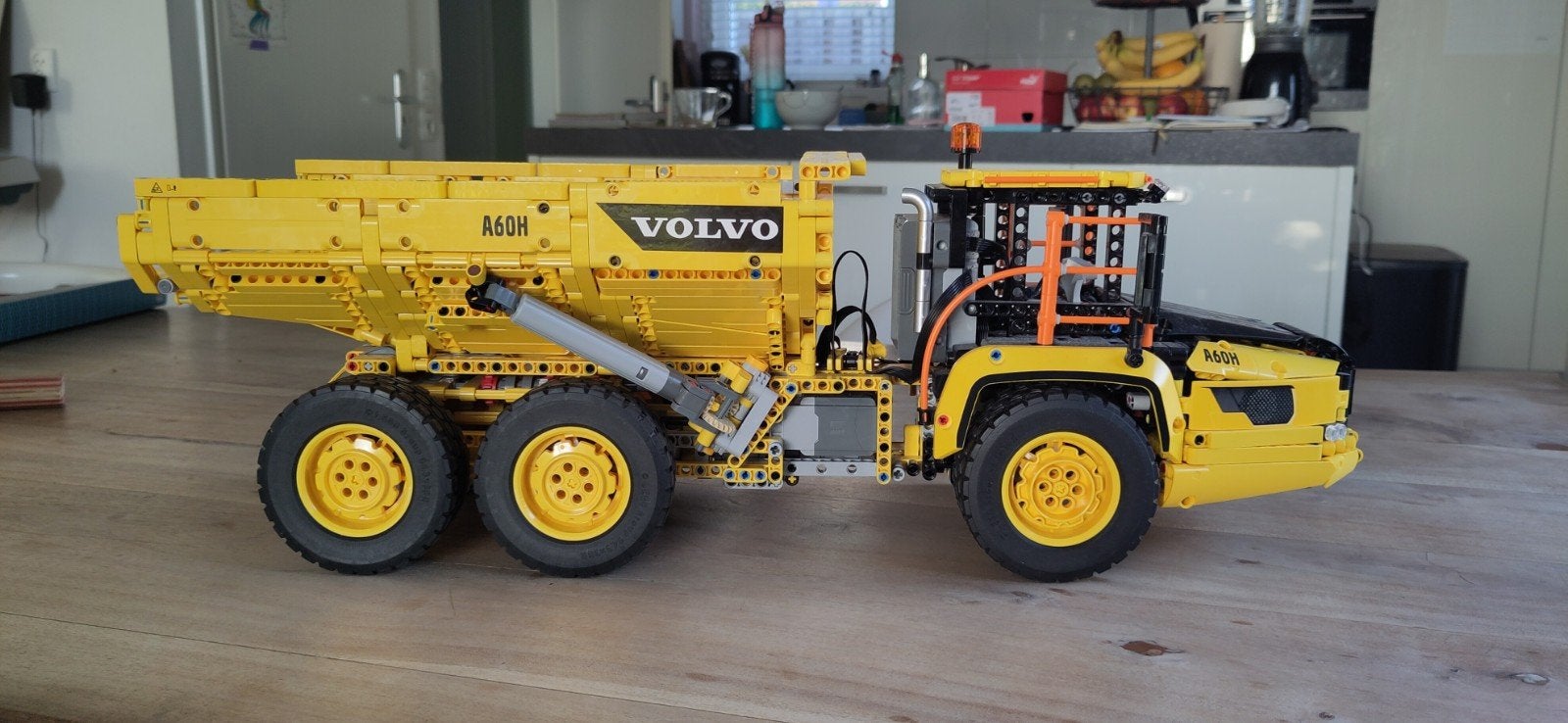 LEGO Technic Volvo 6x6 Kipper (42114) inclusief doos!, Ophalen of Verzenden, Zo goed als nieuw, Overige merken