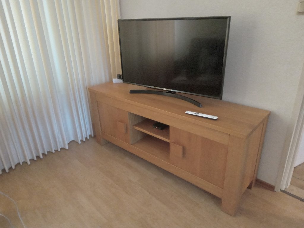 TV kast massief eiken, Huis en Inrichting, Ophalen, 150 tot 200 cm, Eikenhout, Zo goed als nieuw