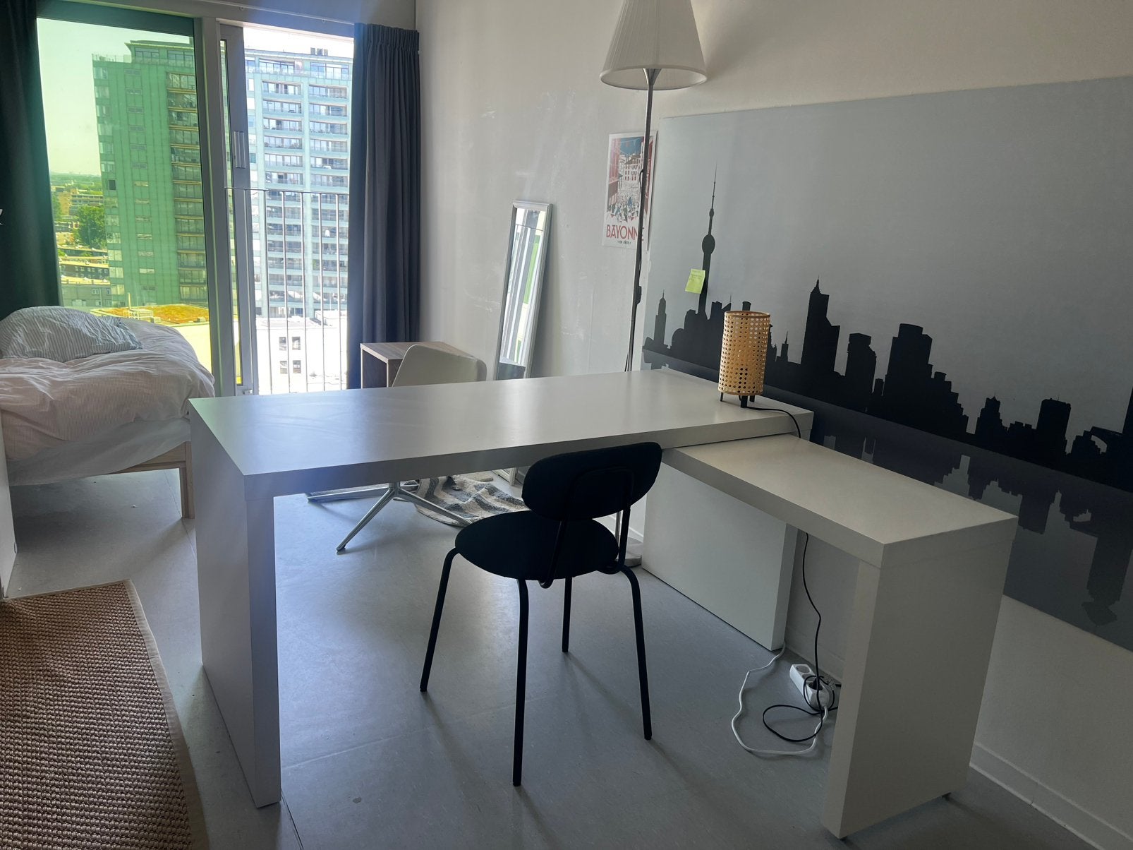 Desk with pull-out panel, white, 151x65 cm, Huis en Inrichting, Ophalen, Hout, 65 cm, Hoekbureau