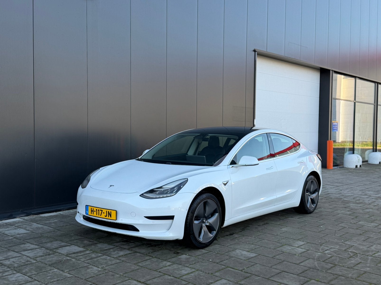 Tesla Model 3 2020 Wit Self-Driving | 360°camera Apk2028, Auto's, Automaat, Wit, Origineel Nederlands, 1000 kg