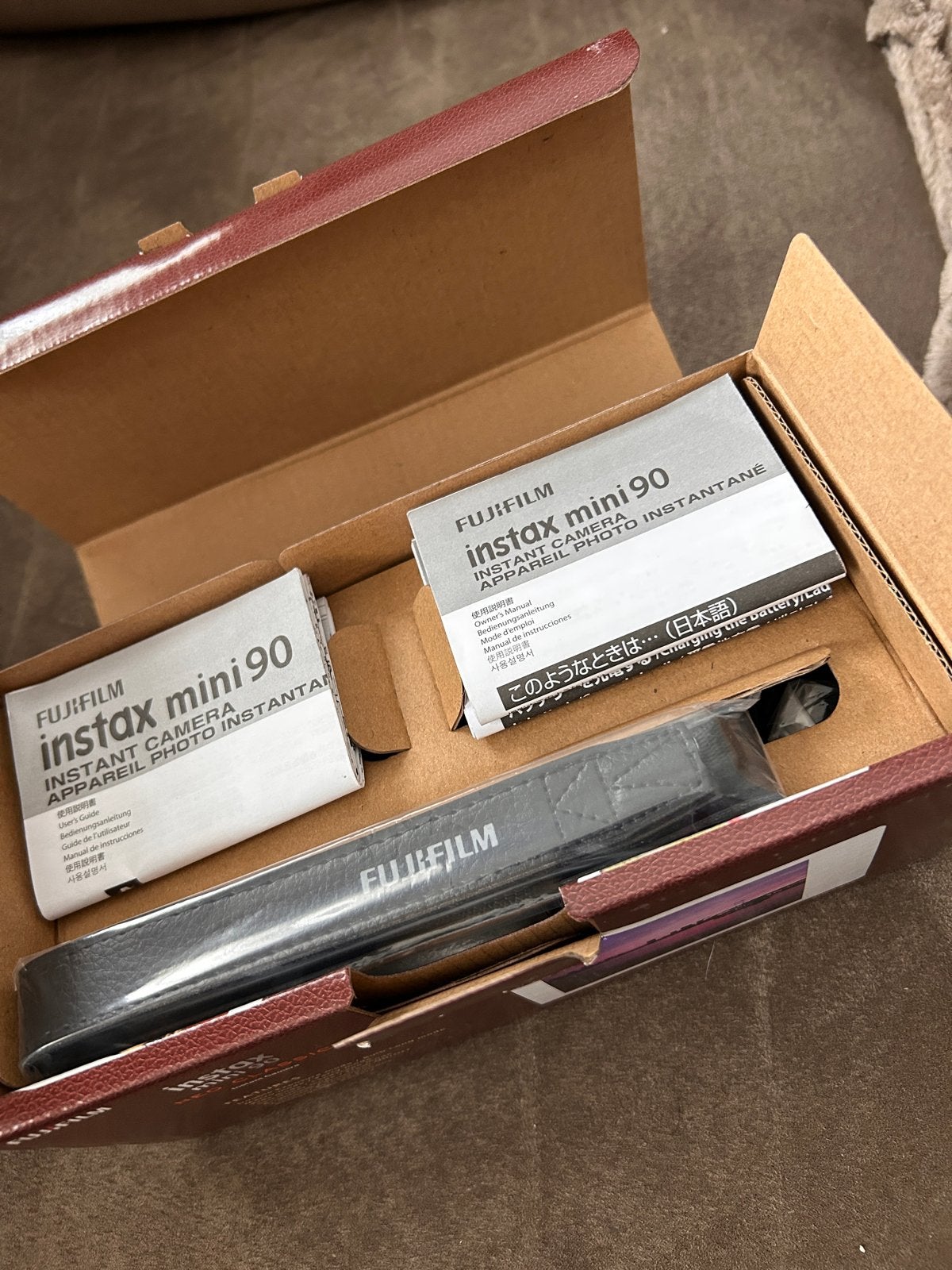 NIEUW in doos Fujifilm Instax Mini 90 Neo Classic SINTkerst, Ingebouwde flitser, Nieuw, Instant camera, Ophalen of Verzenden
