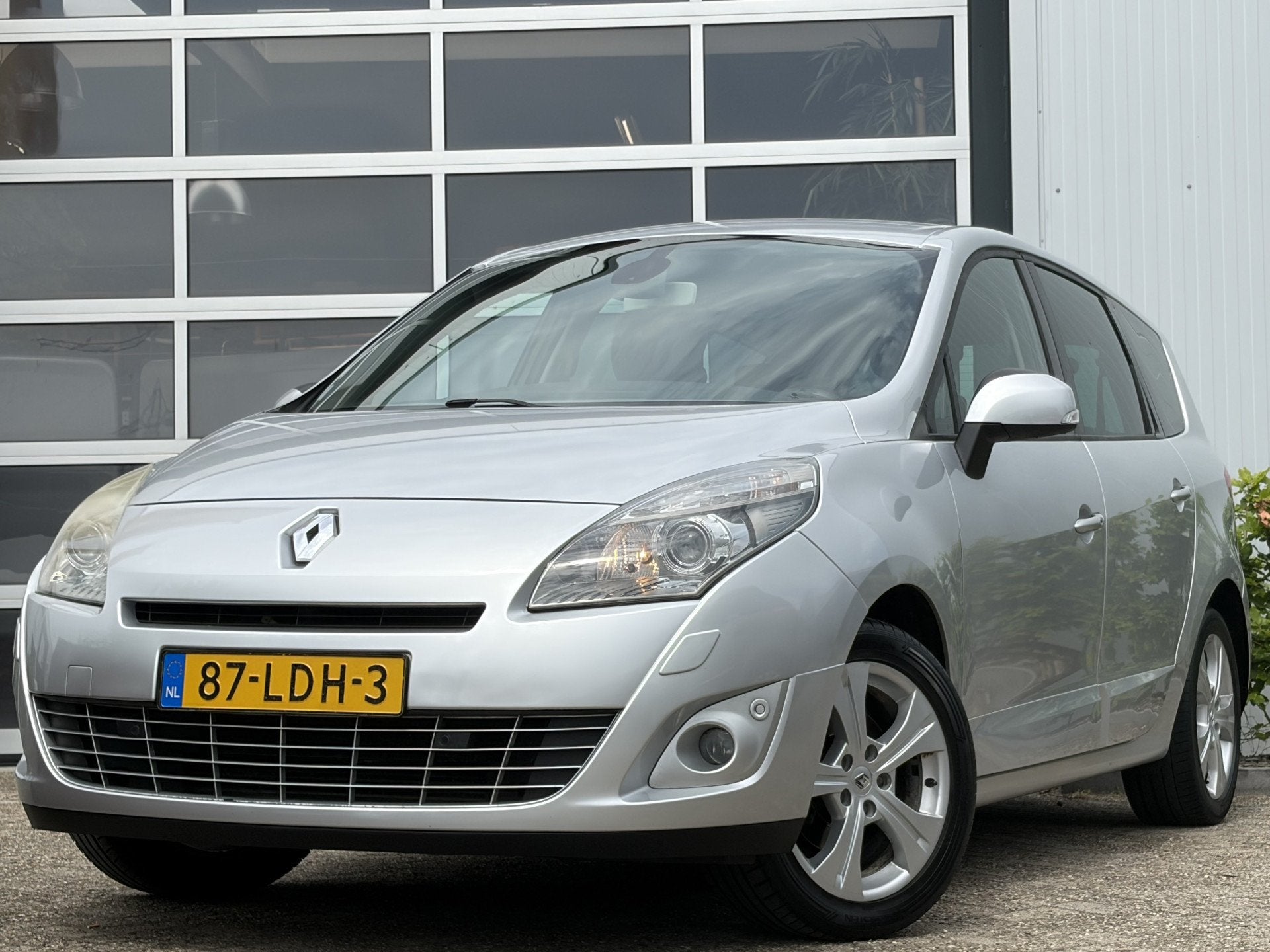 Renault Grand Scénic 1.4 TCe Dynamique 131pk | Audio-naviga, Voorwielaandrijving, Stof, Gebruikt, Zwart