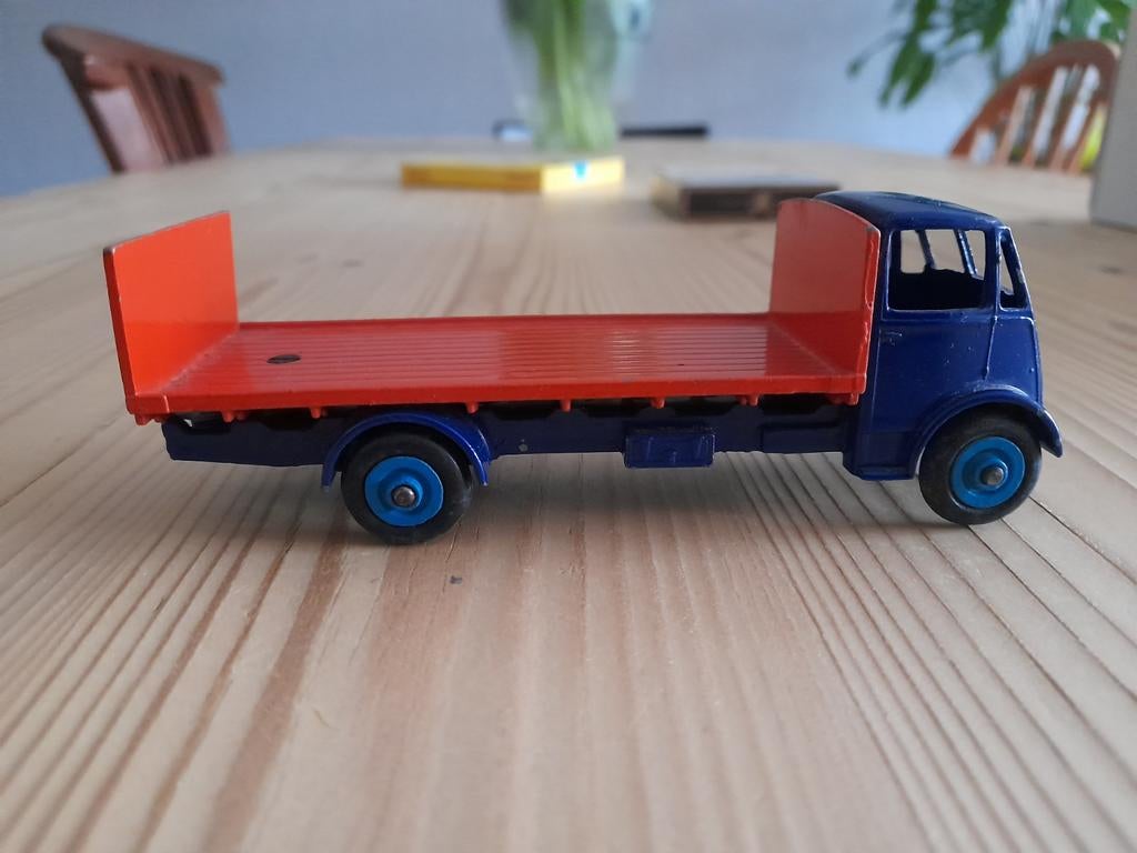 Dinky toys Guy with Tailboard, Hobby en Vrije tijd, Ophalen of Verzenden, Gebruikt, Auto, Dinky Toys
