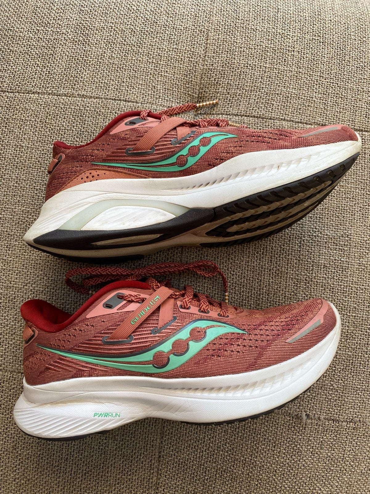 Saucony Guide 15 Hardloopschoenen maat 38, Kleding | Dames, Schoenen, Zo goed als nieuw, Sportschoenen, Roze, Ophalen of Verzenden