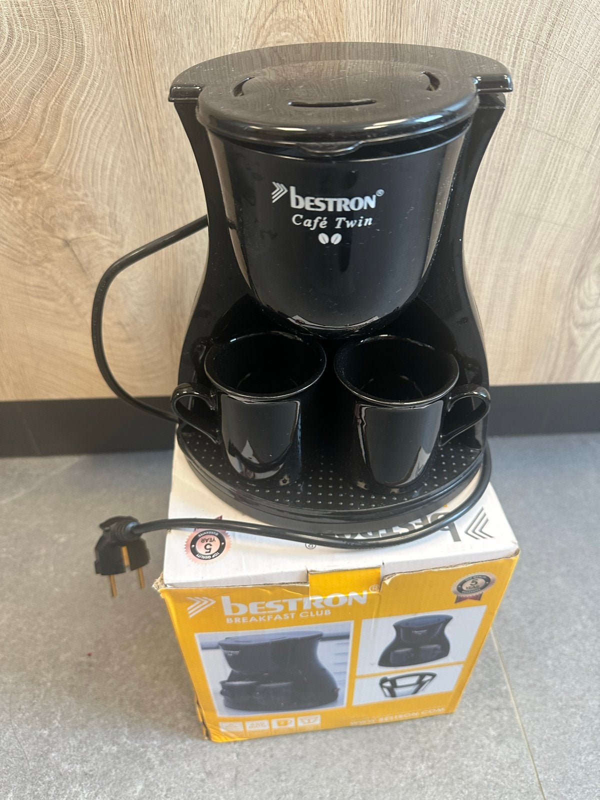 Bestron Café Twin Duo Camping Koffiezetapparaat met 2 Kopjes, Koffiemachine, Gemalen koffie, Ophalen of Verzenden, Zo goed als nieuw