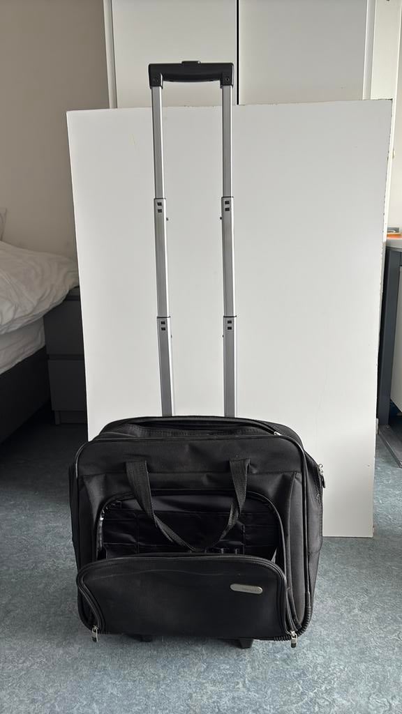 Targus laptoptas met wieltjes, Computers en Software, Laptoptassen, Ophalen of Verzenden, 17 inch of meer, Zo goed als nieuw