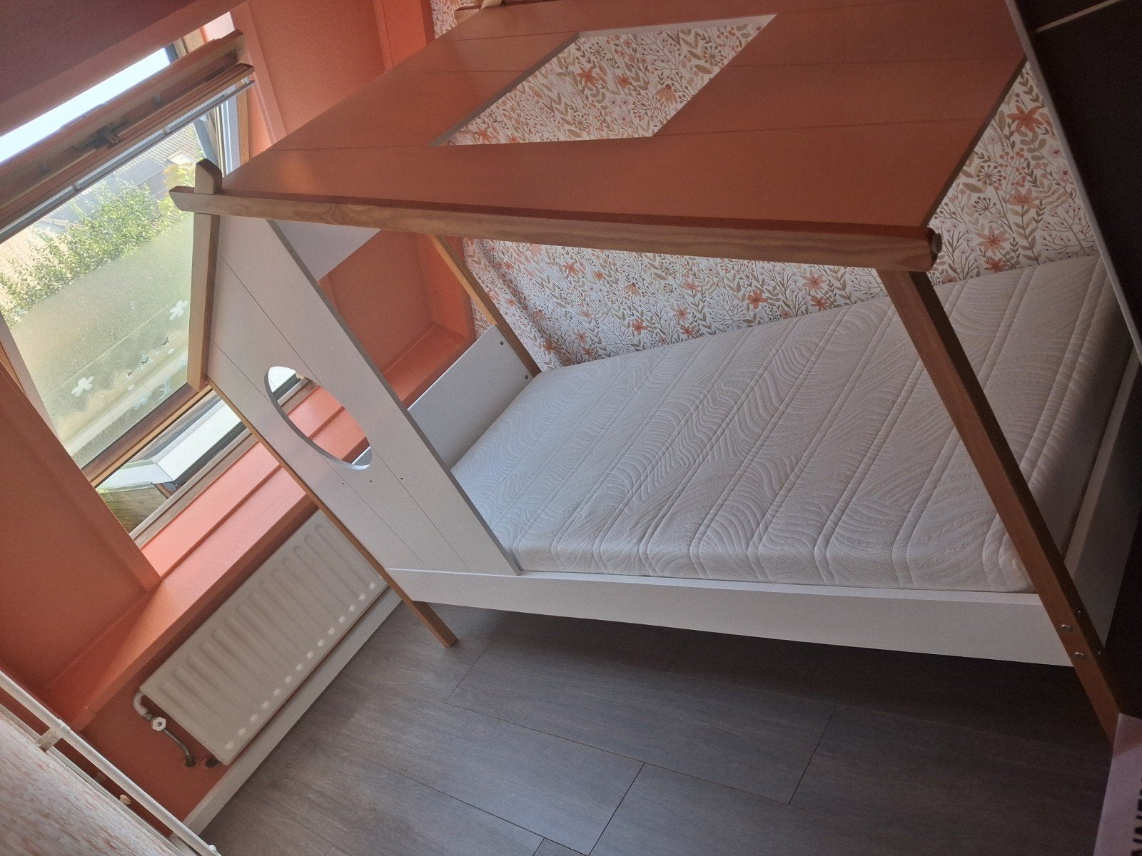 Huisbed 90x200 Coco in keurige staat! woonboulev. Poortvliet, Lattenbodem, 85 tot 100 cm, Ophalen of Verzenden, Zo goed als nieuw