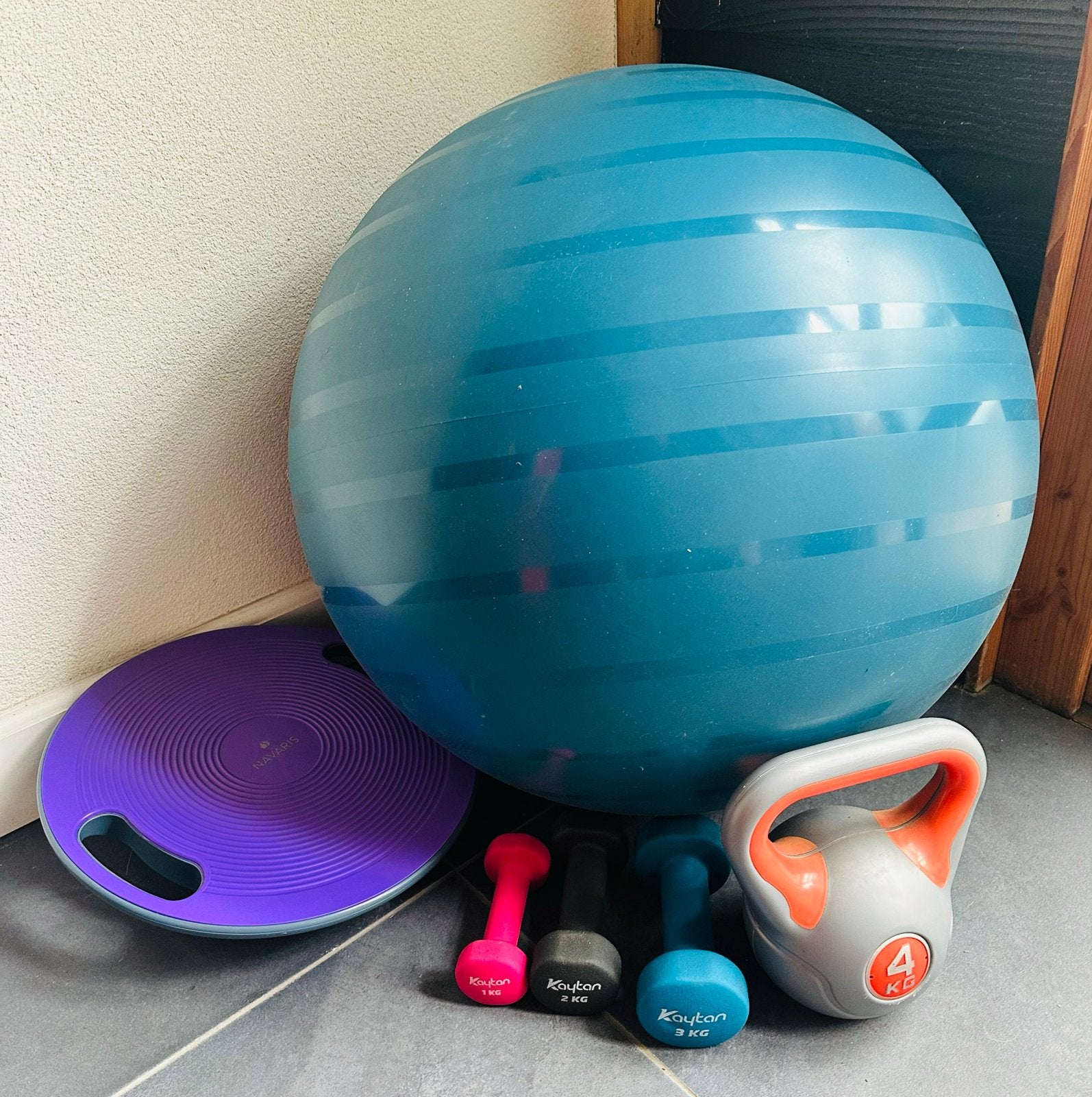 Fitness set: Balansbord, fitnessbal, dumbbells, kettlebell,, Ophalen, Gebruikt, Armen