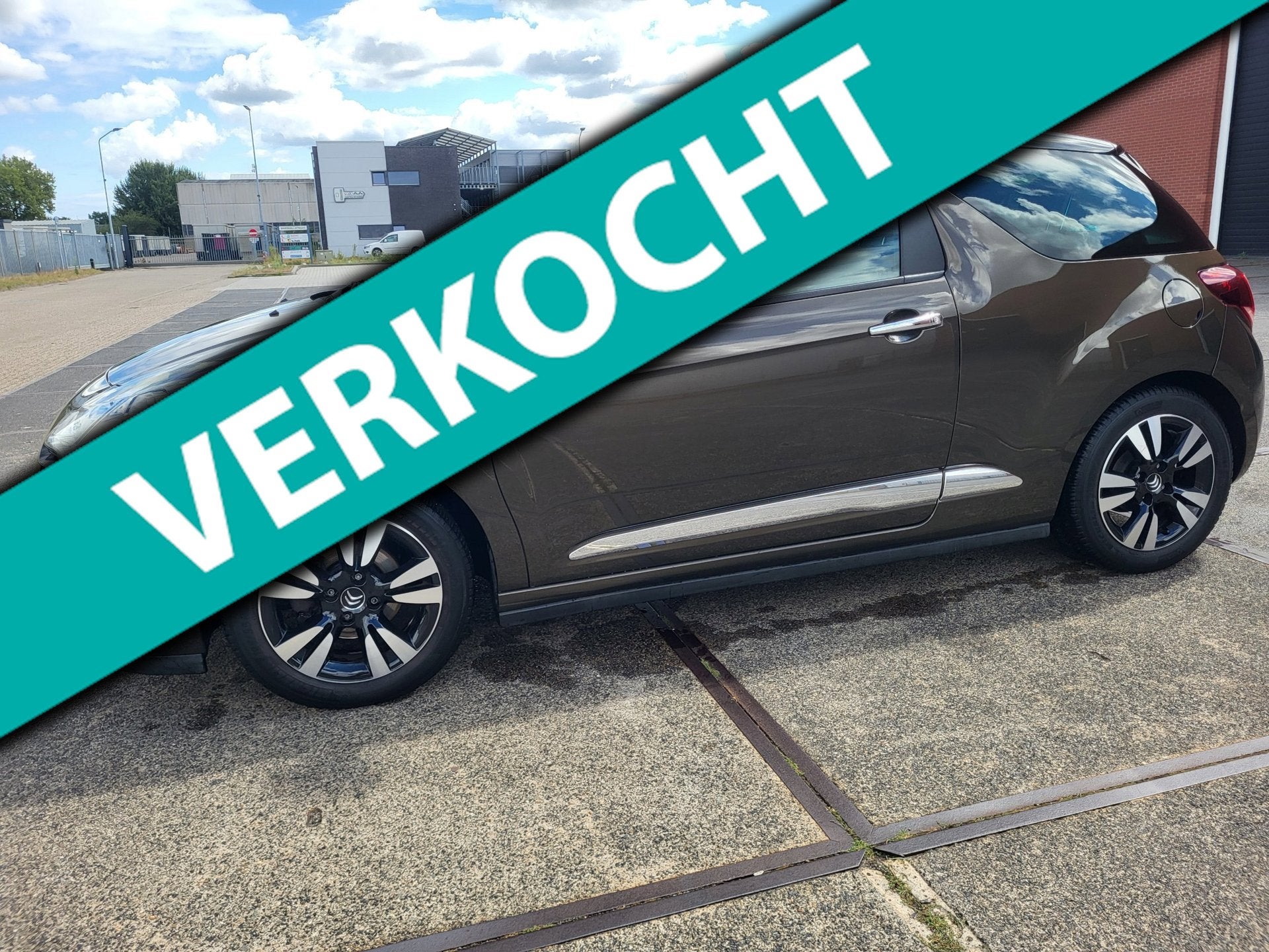 Citroen DS3 1.2 e-VTi ETG So Chic AUTOMAAT, Auto's, Stof, 1199 cc, Bruin, 82 pk