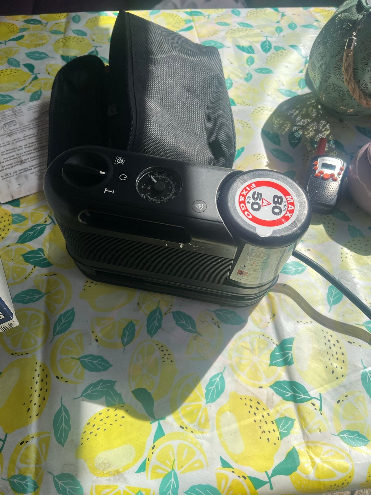 Fix & Go bandenreparatieset met compressor, Ophalen of Verzenden, Gebruikt