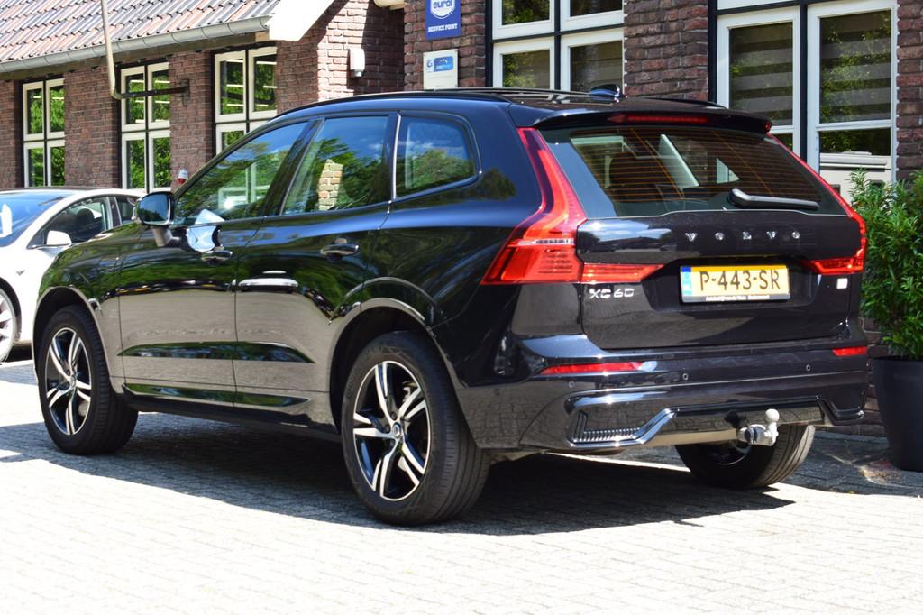 Volvo XC60 2.0 Recharge T6 AWD R-Design Facelift Model 2022, Auto's, Volvo, Automaat, Gebruikt, 138 €/maand, Leder en Stof