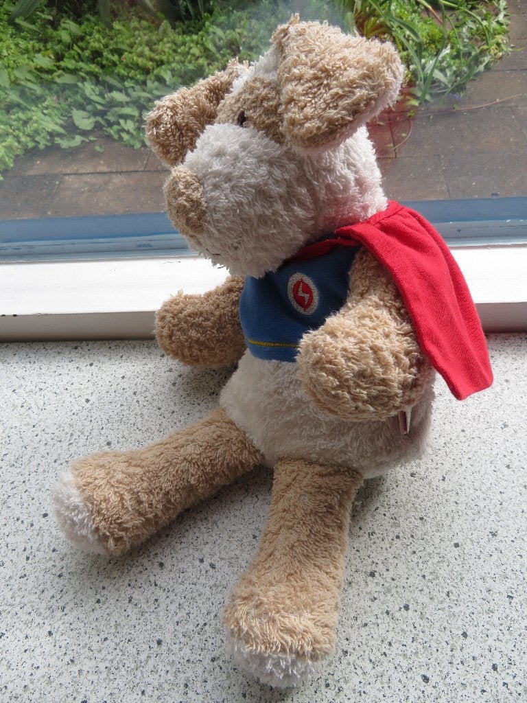 Handpop Hond Henry merk Käthe Kruse soort superman, Zo goed als nieuw, Middelgroot (20 tot 80 cm), Met label, Hond