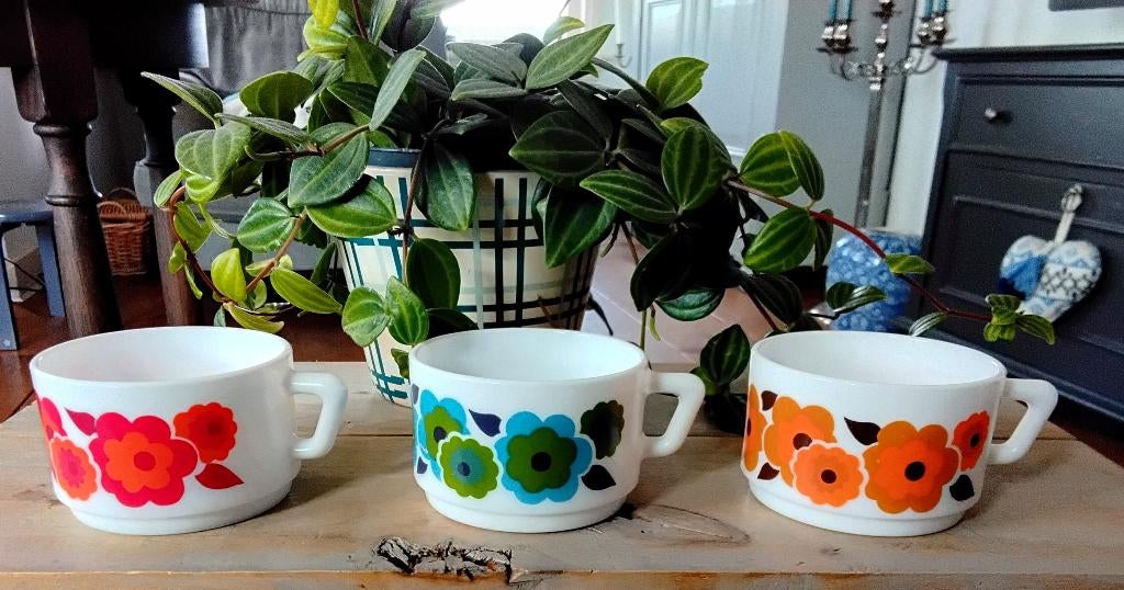 3x vintage Arcopal France Lotus servies kopjes - jaren 70 -, Huis en Inrichting, Keuken | Servies, Gebruikt, Ophalen of Verzenden