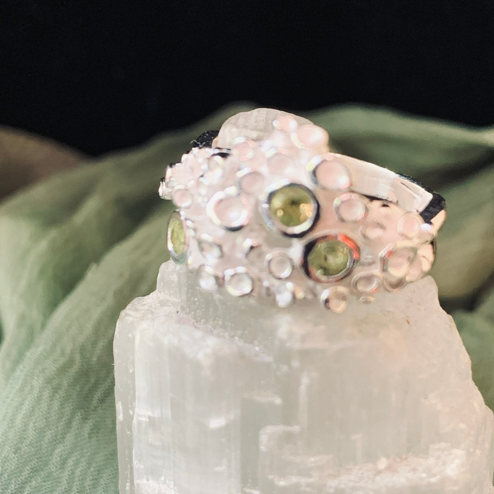 Peridoot olivijn geluk beschermt voorspoed groei magie uniek, Sieraden, Tassen en Uiterlijk, Ringen, Magnoli11, Nieuw, Ophalen of Verzenden