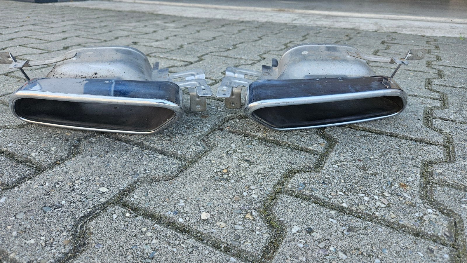 Volvo V60 / S60 R-design uitlaatsierstukken, Ophalen of Verzenden, Gebruikt, Volvo