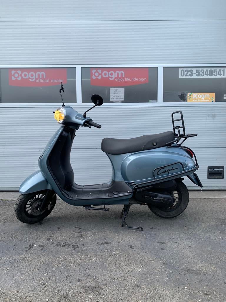 Super mooie Capri scooter Te Koop | bouwjaar 2020!, Ophalen, 49 cc, Zo goed als nieuw, Benzine