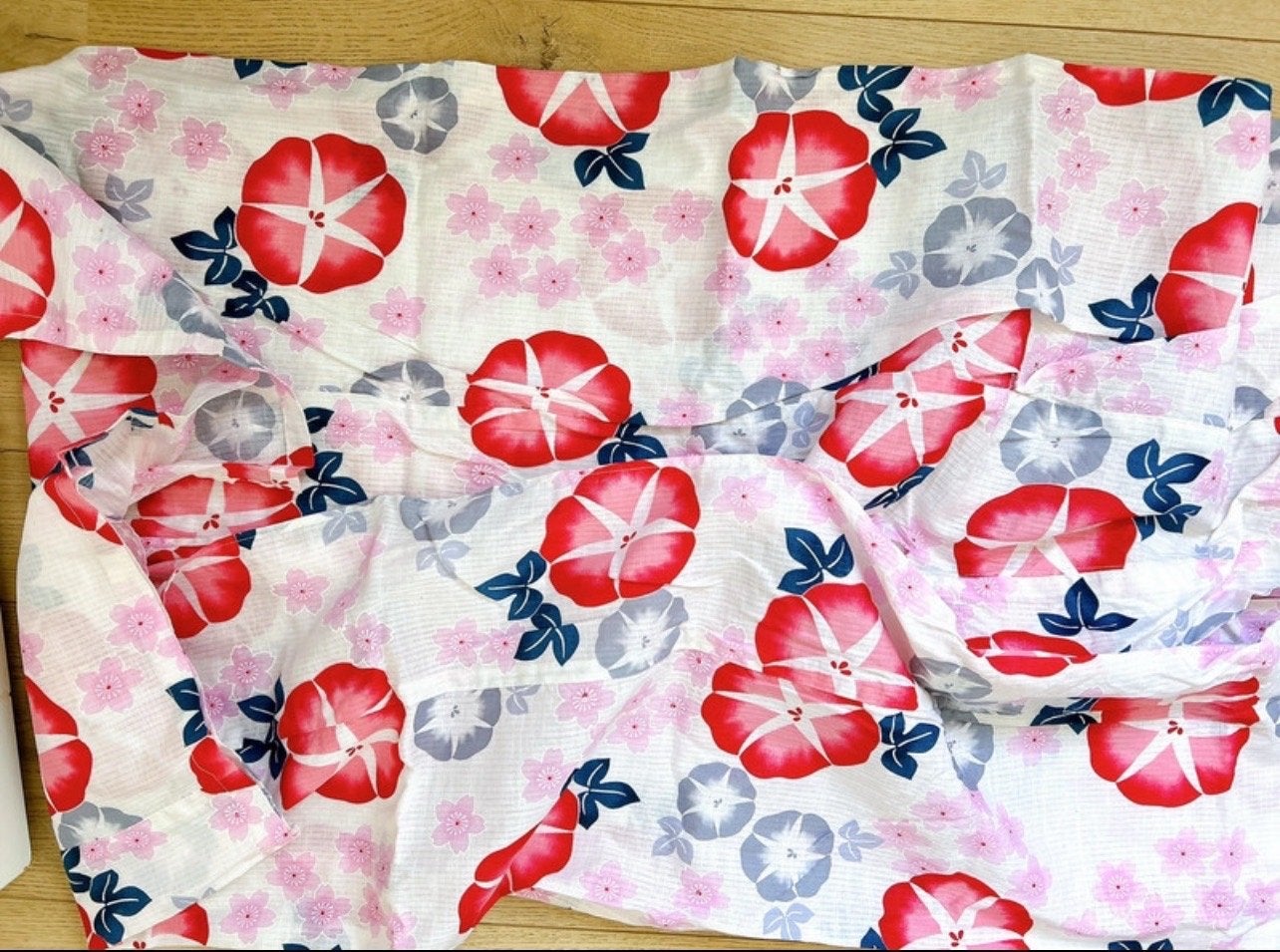 Japanse Yukata met bloemenprint en accessoires, Ophalen of Verzenden, Gedragen