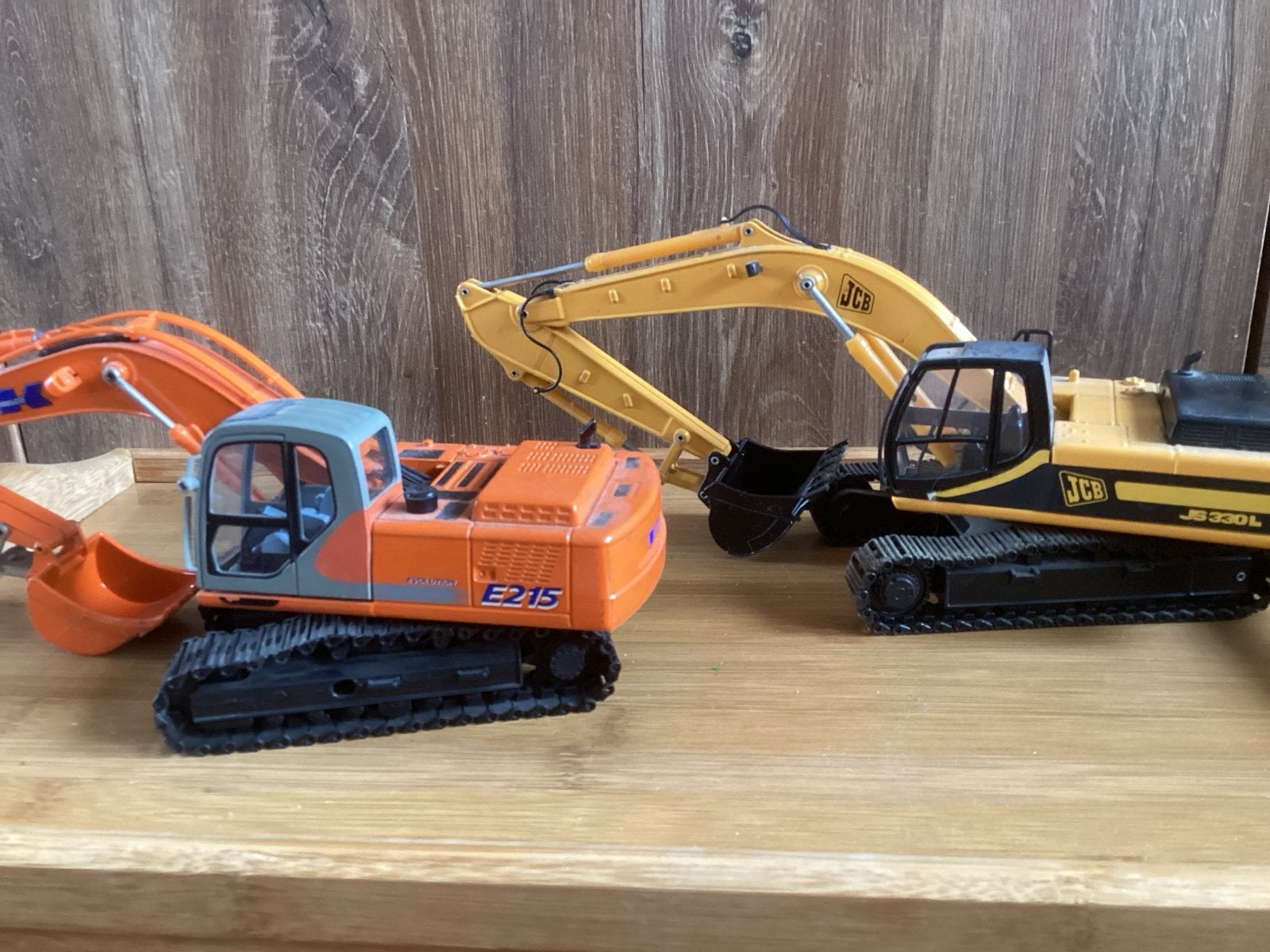 2 kranen - Speelgoed graafmachines, Ophalen of Verzenden, Gebruikt, Auto's