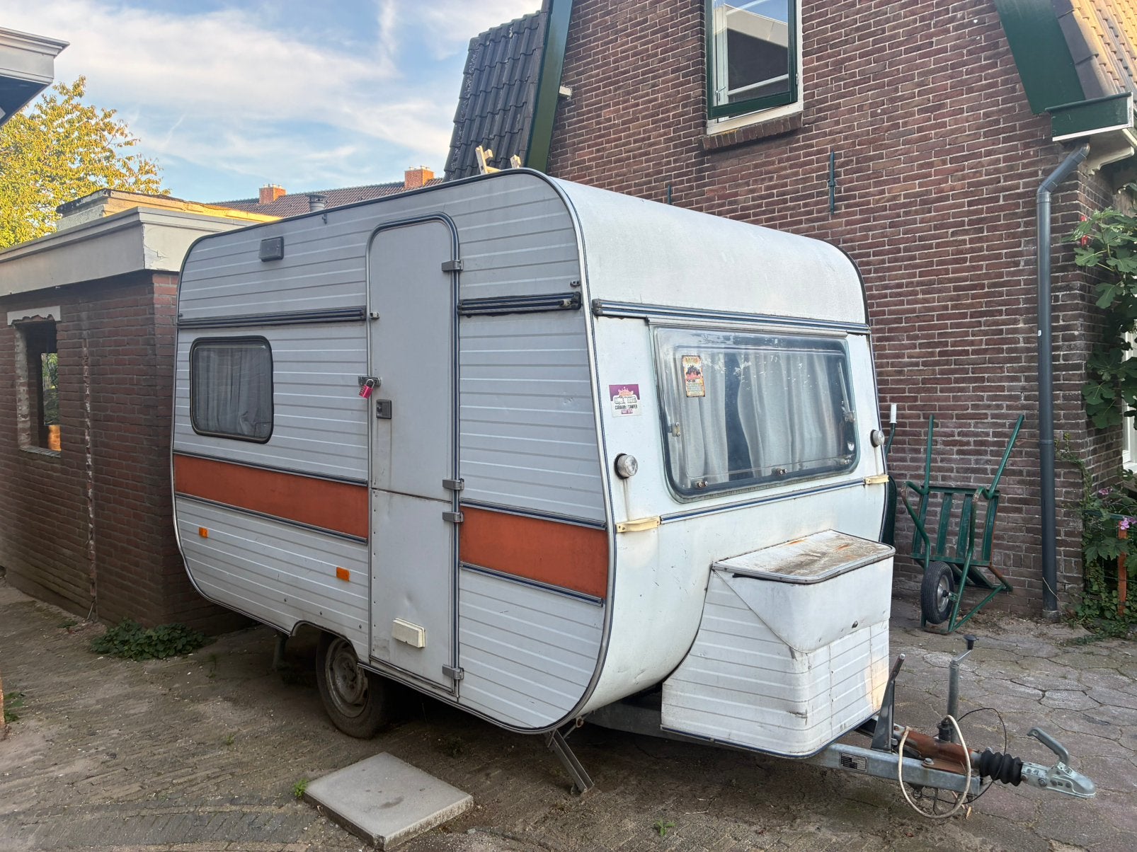 Adria 380 caravan, Ophalen, Gebruikt