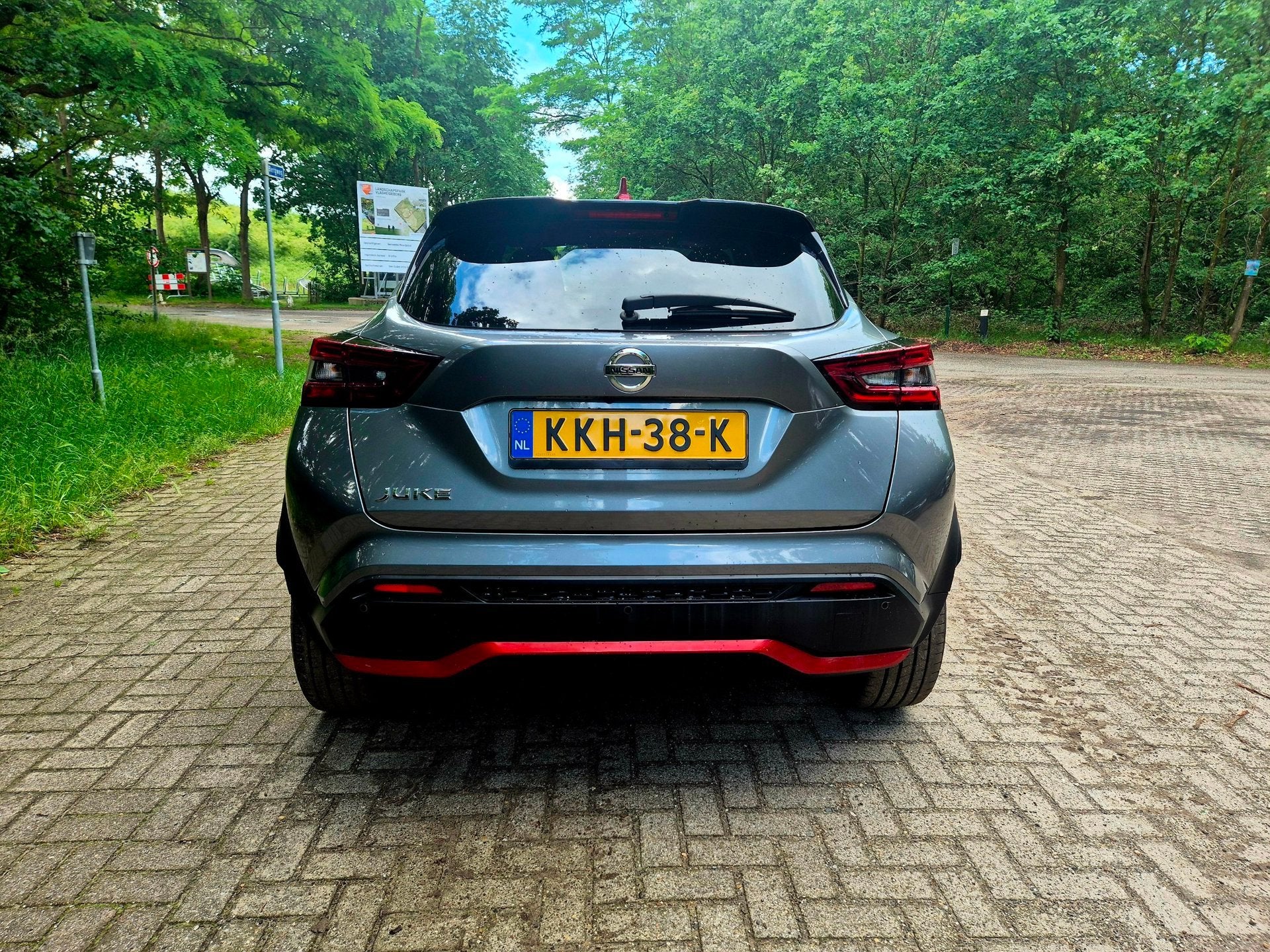 Nissan Juke 1.0 DIG-T Tekna / BOSE geluid / 19 inch, Gebruikt, Zwart, Bedrijf, 3 cilinders