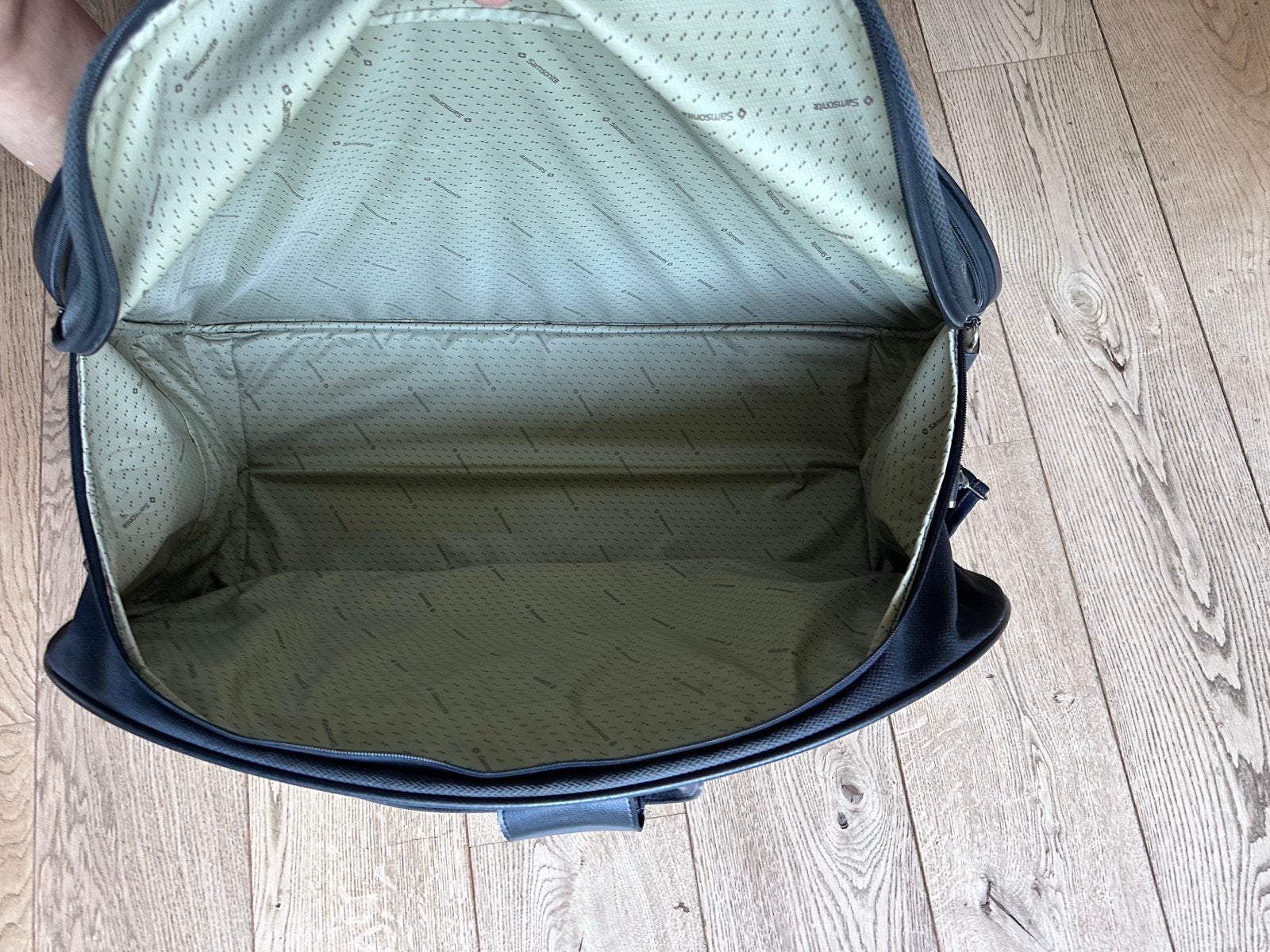 Grote zwarte Samsonite koffer/tas, Gebruikt, Ophalen of Verzenden, 70 cm of meer, Zacht kunststof