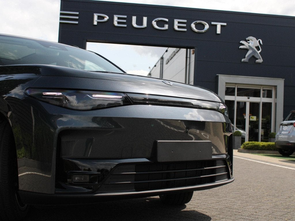 Leapmotor C10 REEV Design 28.4 kWh 215PK Automaat Navigatie,, Automaat, 12 maanden, Achterwielaandrijving, 4 cilinders