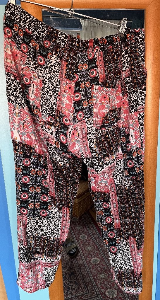leuke zomerbroek M&S 44 zgan, Verzenden, Maat 42/44 (L), Zo goed als nieuw, Lang