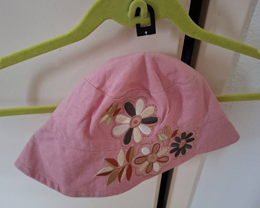 Nieuwe roze linnen hoedje, Kleding | Dames, Hoeden en Petten, Trendies, Hoed, Nieuw, One size fits all