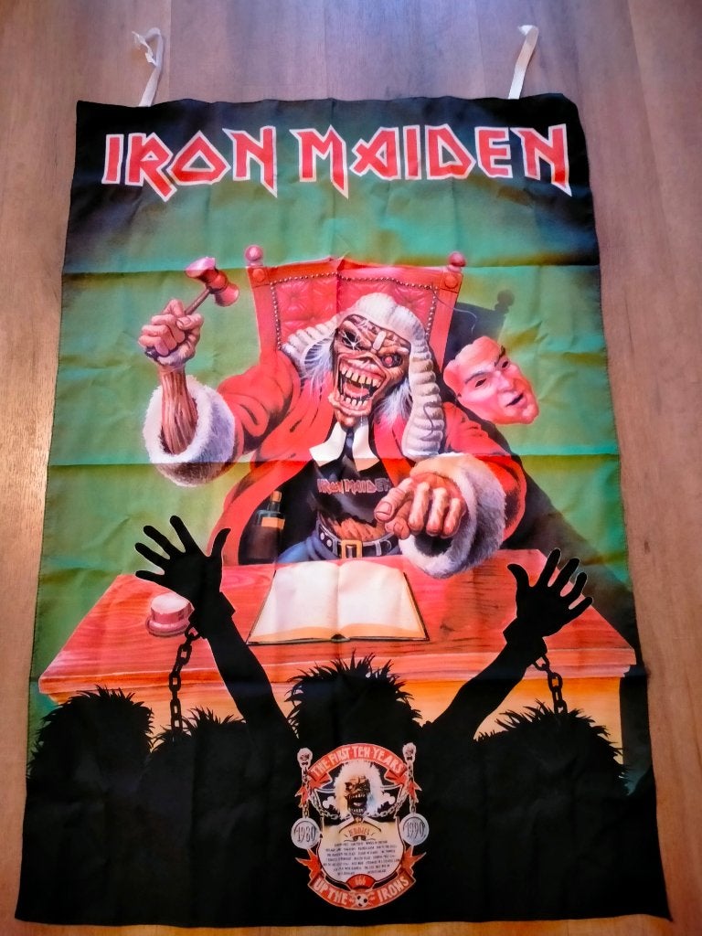 Iron Maiden the first ten years metal muziek vintage vlag, Verzamelen, Muziek, Artiesten en Beroemdheden, Verzenden, Zo goed als nieuw