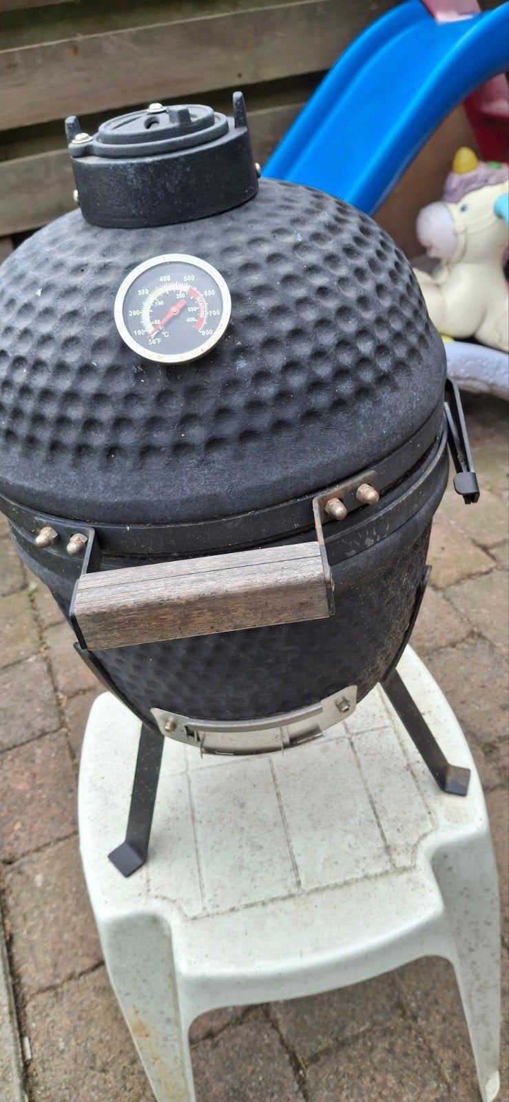 kleine comado bbq, Ophalen