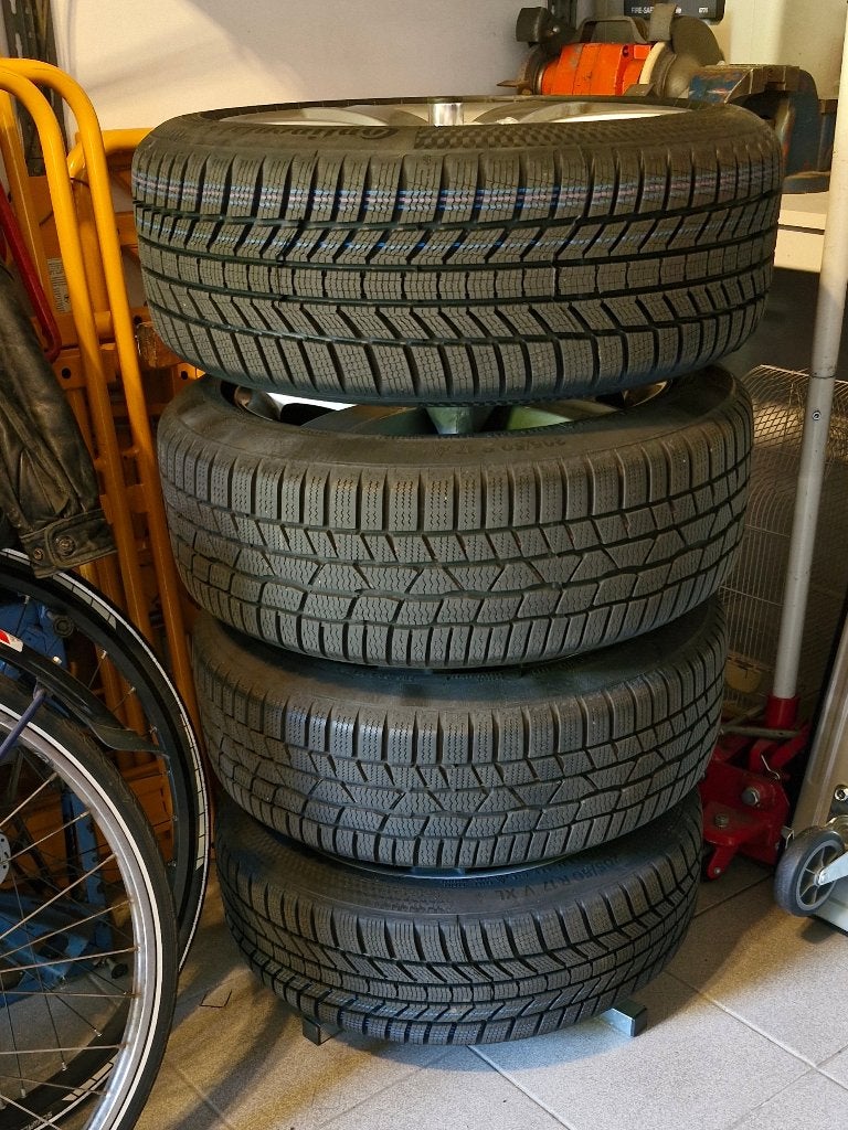 Continental winterbanden 205/50 R17 V XL, Ophalen, Gebruikt, 17 inch, Band(en)