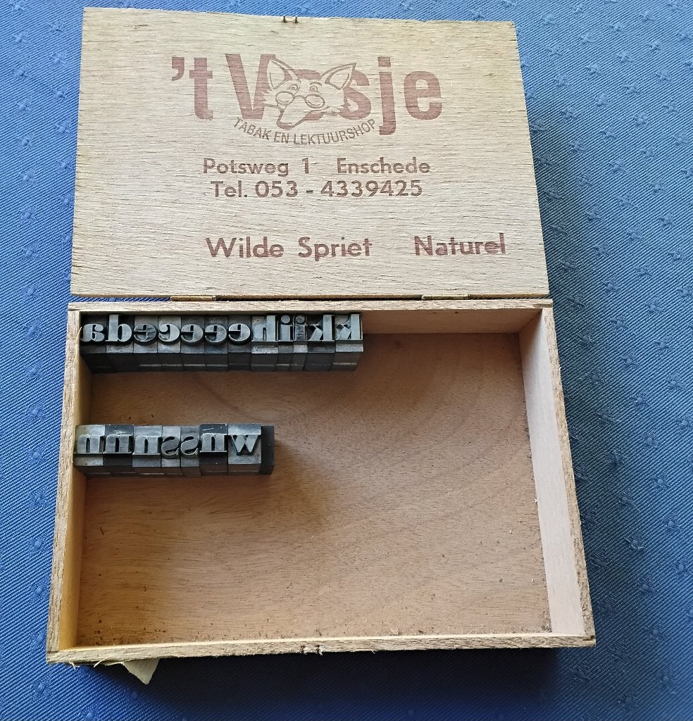 Verzameling loden drukletters, Ophalen