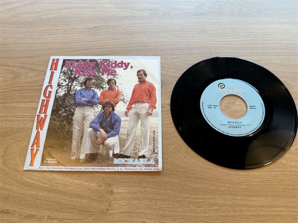 Highway - Kiddy Kiddy kiss me