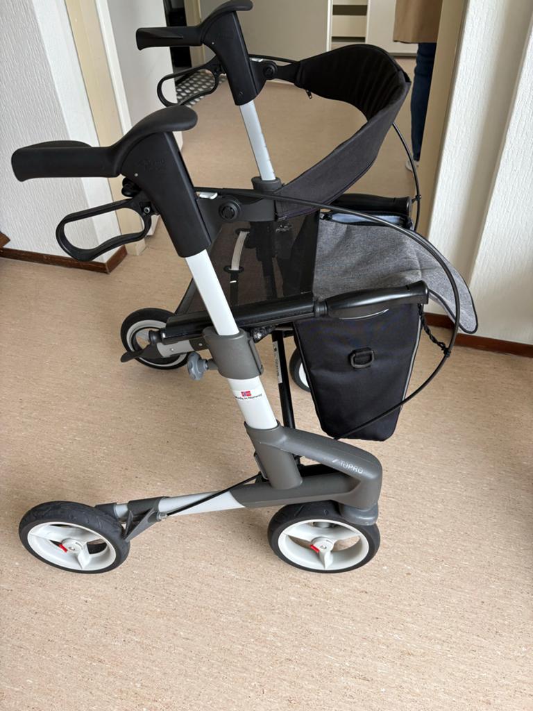 Rollator maat m, Diversen, Rollators, Ophalen of Verzenden, Zo goed als nieuw