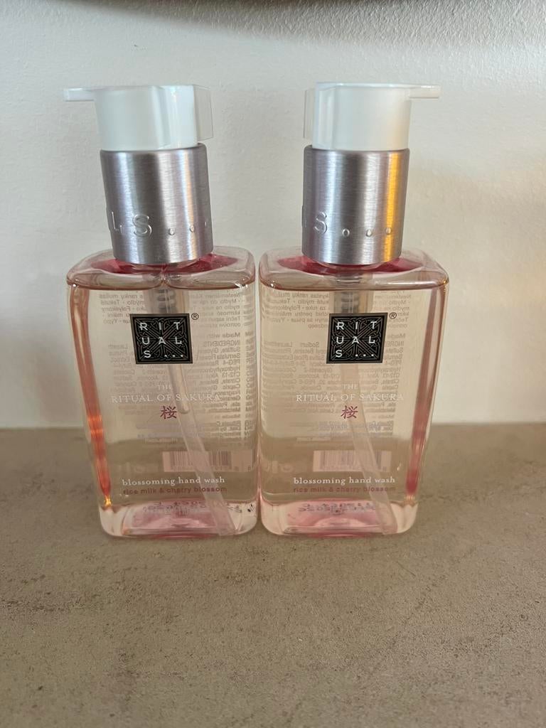 Rituals Sakura mini handwash 110 ml 🩷 Nieuw!, Ophalen of Verzenden, Nieuw, Bad & Douche