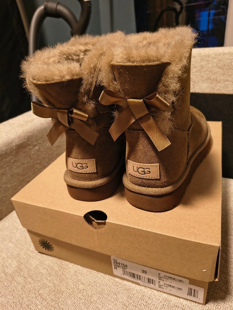 Uggs maat 39 nieuw, Ophalen of Verzenden, Nieuw, Bruin