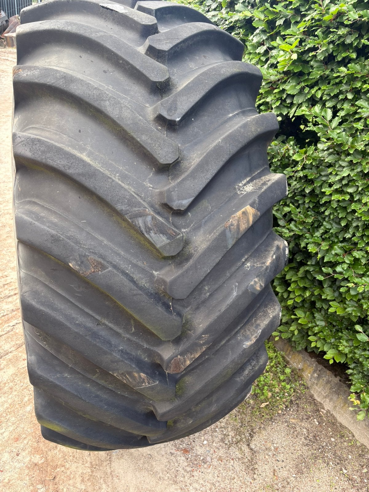 800/65R32   30,5R32  Goodyear  Taurus Alliance, Ophalen, Gebruikt
