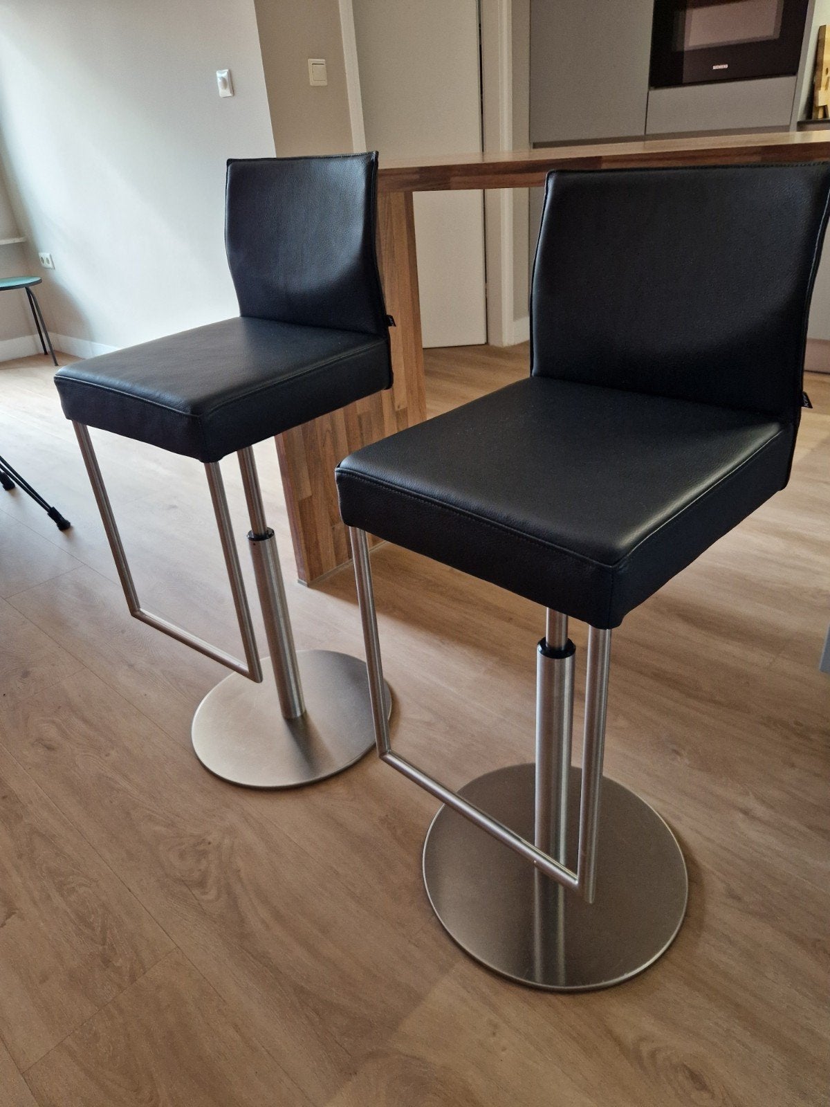 2x KFF leren design Barkrukken - Draaibaar & Verstelbaar, Huis en Inrichting, Barkrukken, Zo goed als nieuw, 90 cm of meer, Leer