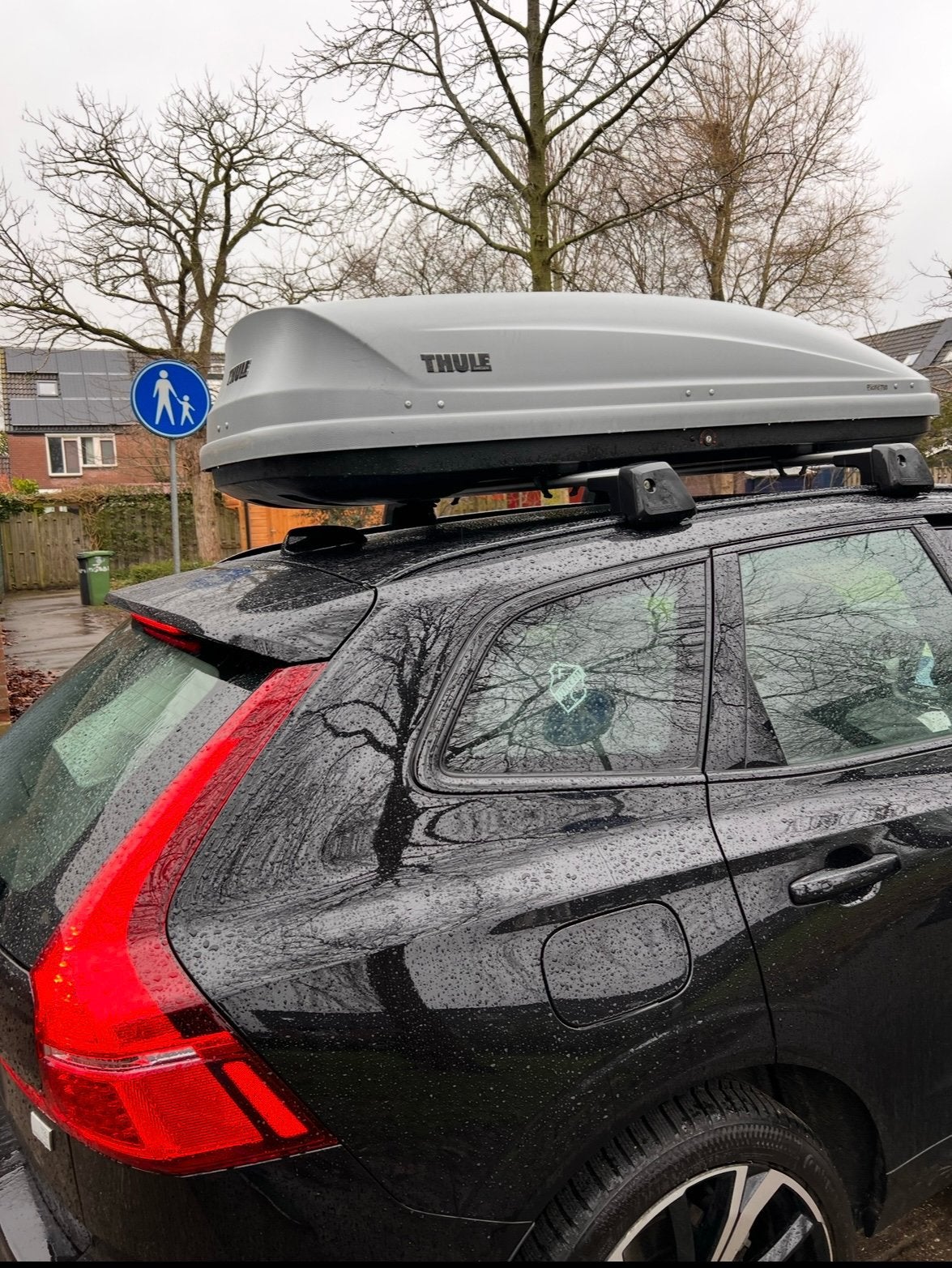 Thule Pacific 780 dakkoffer met grijpbevestiging, Ophalen, Gebruikt