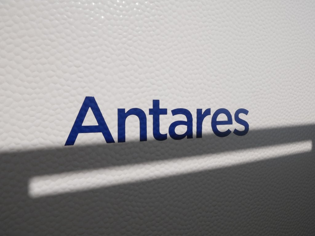 Caravelair Antares 470 mover, Overige typen, Tot en met 2, Schokbreker, Bedrijf