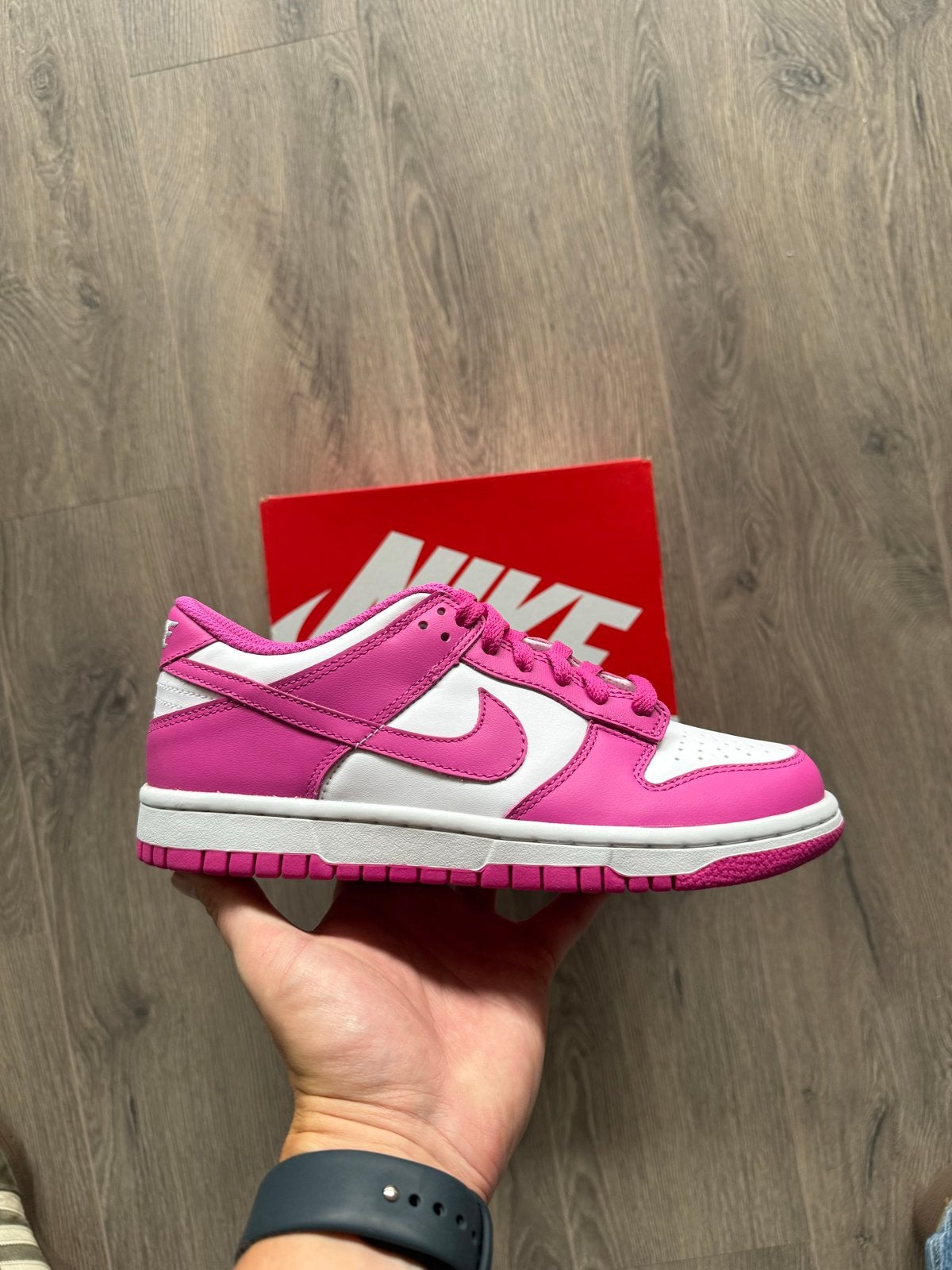 Nike Dunk Low Fuchsia - Maat 37,5, Nieuw, Ophalen of Verzenden, Sneakers of Gympen, Roze