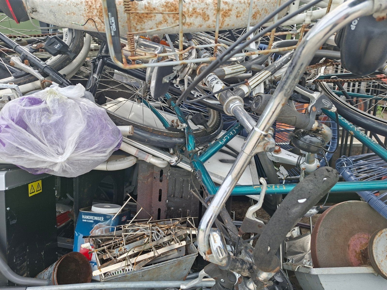 Oud ijzer, metalen & elektrische apparaten gevraagd, Ophalen