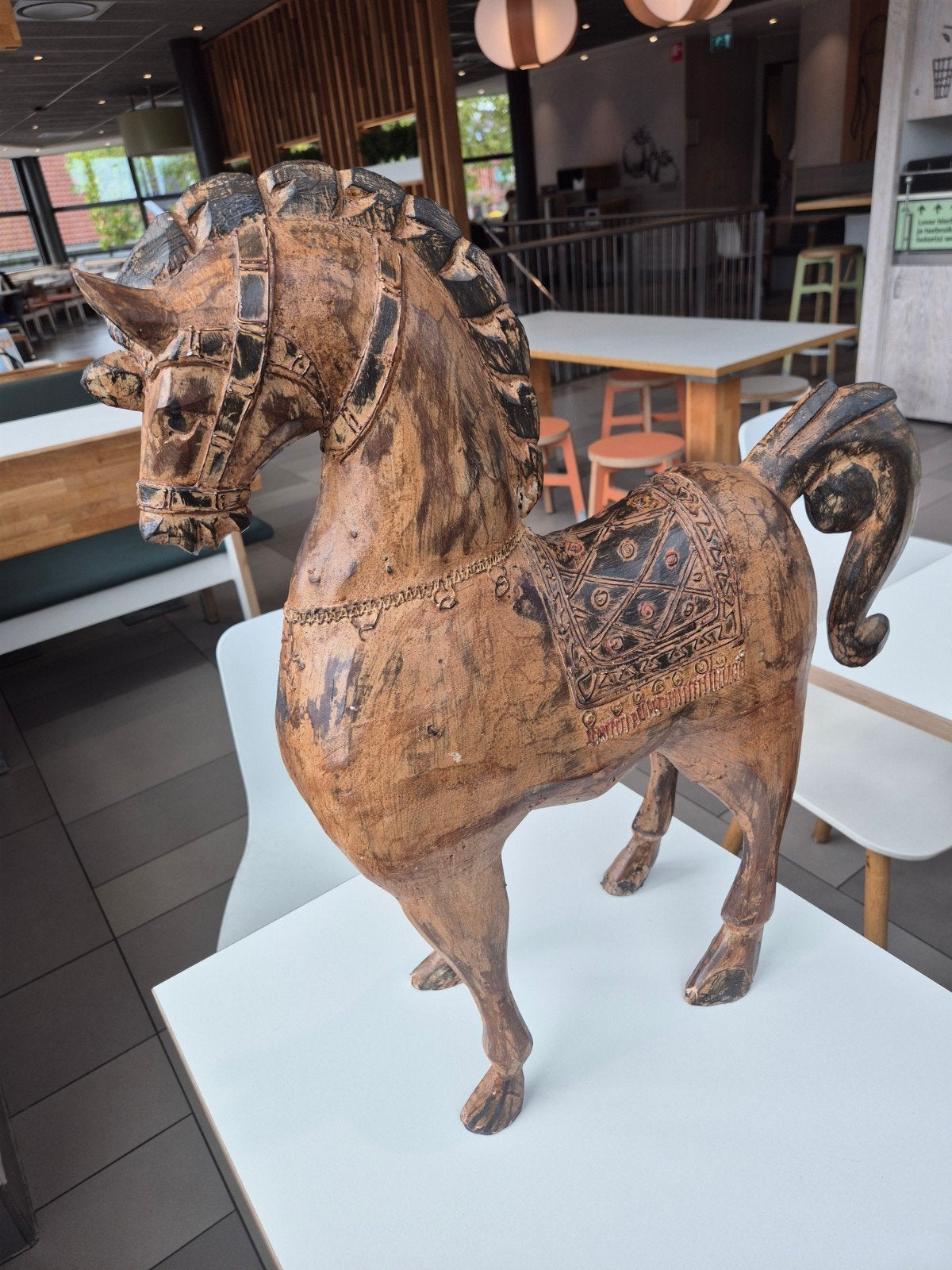 Uniek handgesneden houten paard sculptuur, Antiek en Kunst, Ophalen of Verzenden
