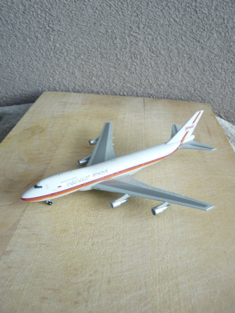 Indonesian Airways / Garuda - B747- City of Yogyakarta, Overige merken, 1:144 tot 1:200, Ophalen of Verzenden, Zo goed als nieuw