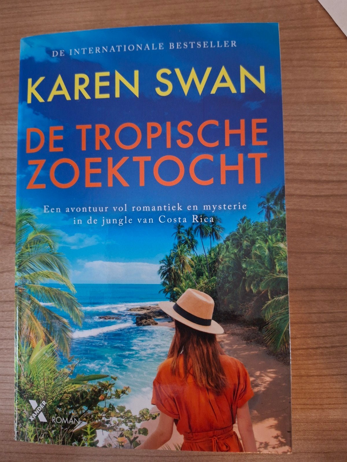 Karen Swan - De Tropische Zoektocht, Boeken, Ophalen of Verzenden, Zo goed als nieuw, Karen Swan, Nederland